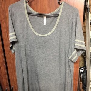 LuLaroe Classic tee shirt